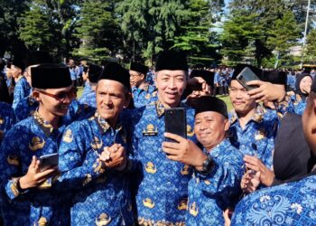 Kisah Petugas DLH, 11 Tahun Sapu Jalan, Diangkat Dedie A. Rachim Jadi P3K