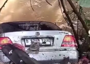 Sopir Bantir Stir, Kronologis Sedan Masuk Sungai di Jalan Raya Jakarta Bogor