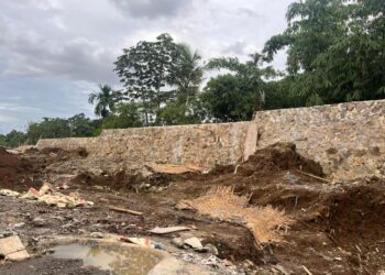 Terungkap, Tebing Yang Dibangun di Pinggir Kali Jalan Sholeh Iskandar Pembatas Lapangan Padel