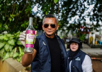 Wakil Wali Kota Bogor Jenal Mutaqin Temukan Botol Miras Usai Alun-alun Dipadati Pengunjung Saat Tahun Baru