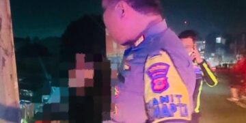 Histeris di Atas Flyover Cileungsi, Ibu Muda Diselamatkan Polisi