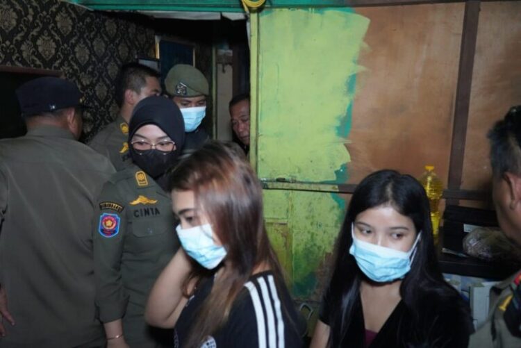 Diduga Adalayanan ‘Plas Plus’ di Panti Pijat Bogor Wanita-wanita Cantik Ini Diamankan Saat Sedang Praktik